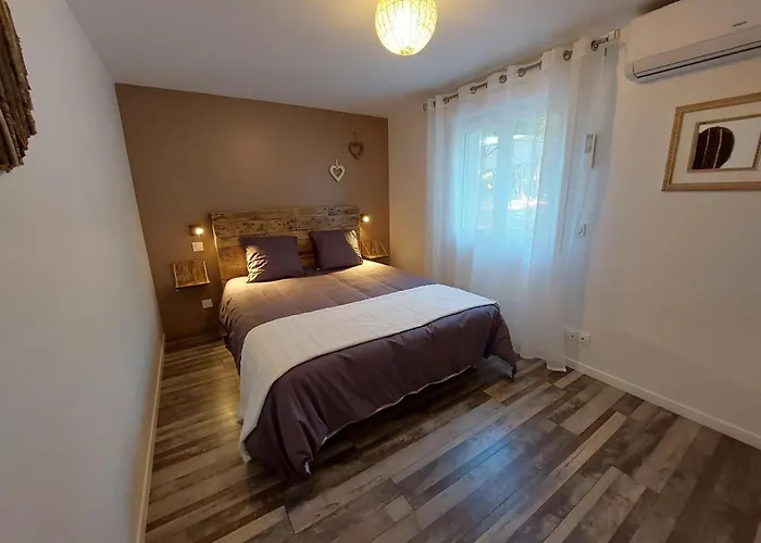 Des Sources A Climatise Et בית נופש *