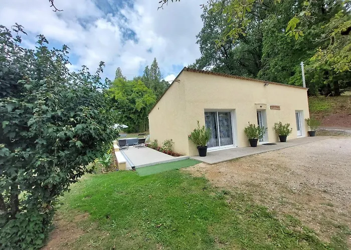 Des Sources A Climatise Et בית נופש