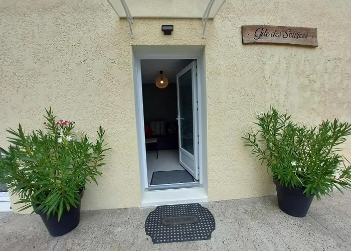 Des Sources A Climatise Et בית נופש *